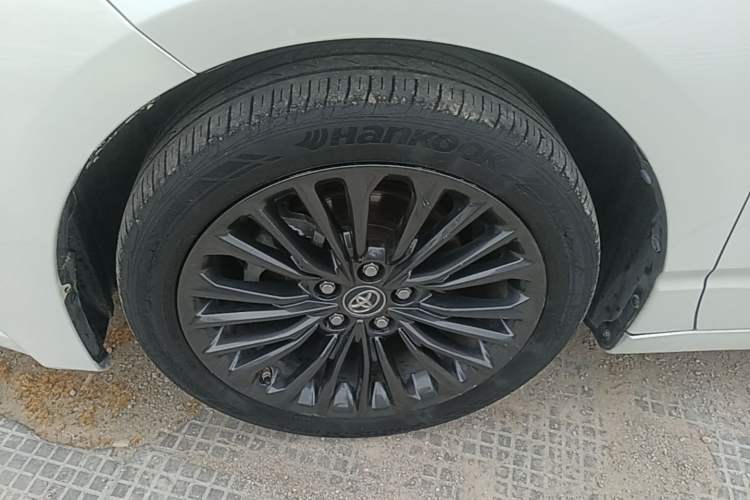 Used Toyota Avalon 2019 2.0L XLE Premium Edition China VI Left Front Wheel Hub