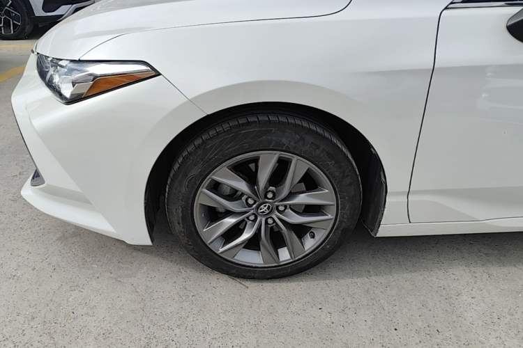 Used Toyota Avalon 2019 2.0L Ambition Edition China VI Left Front Wheel Hub