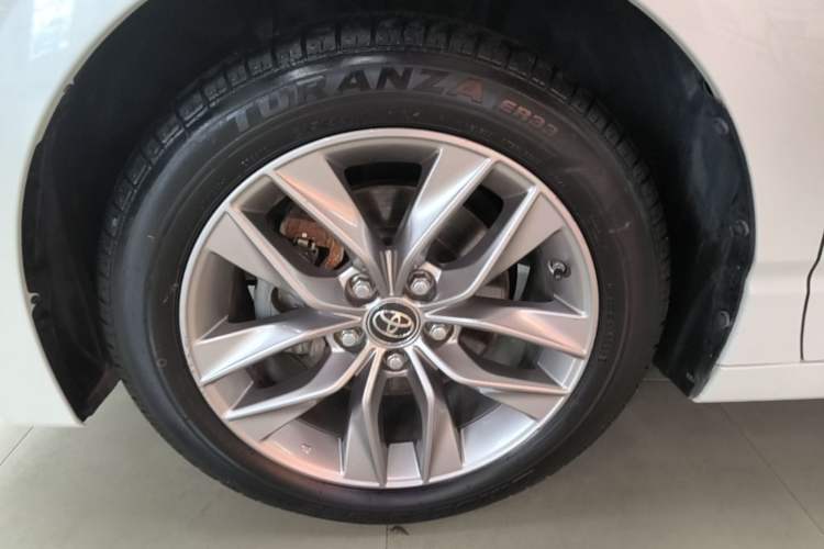 Used Toyota Avalon 2019 2.0L Luxury Edition China VI Standard Left Front Wheel Hub