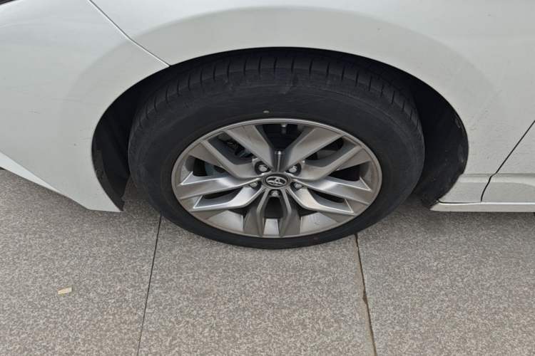 Used Toyota Avalon 2019 2.0L Ambition Edition China VI Left Front Wheel Hub