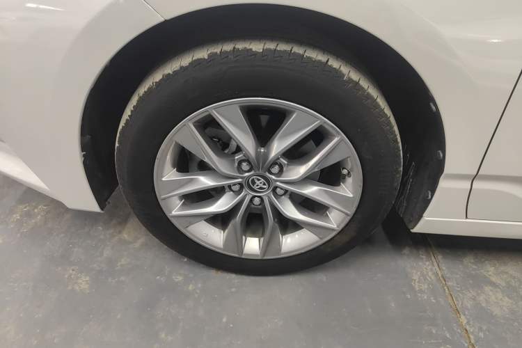 Used Toyota Avalon 2019 2.0L Ambition Edition China VI Left Front Wheel Hub