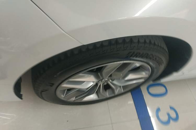 Used Toyota Avalon 2019 2.0L Ambition Edition China VI Left Front Wheel Hub