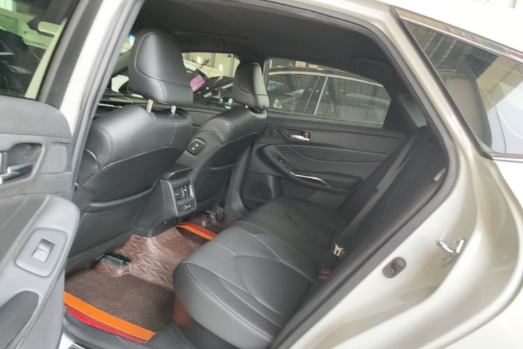 Used Toyota Avalon 2019 Dual-Engine 2.5L Luxury Edition China VI Standard Left Rear Seat