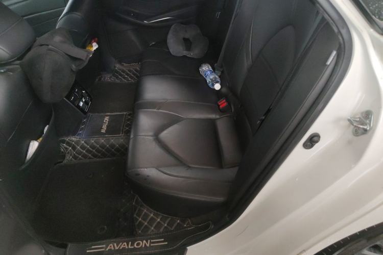 Used Toyota Avalon 2019 2.0L XLE Premium Edition China VI Left Rear Seat
