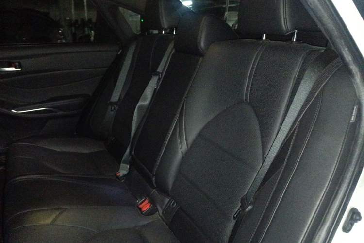Used Toyota Avalon 2019 2.0L Luxury Edition China VI Standard Left Rear Seat