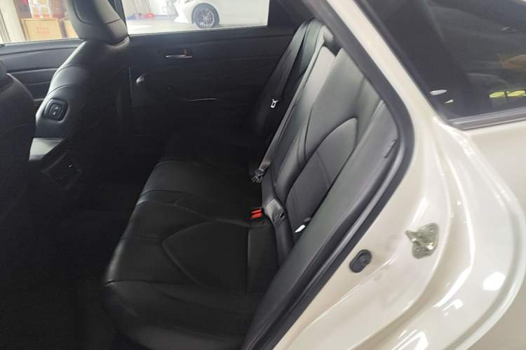 Used Toyota Avalon 2019 Dual-Engine 2.5L Luxury Edition China VI Standard Left Rear Seat