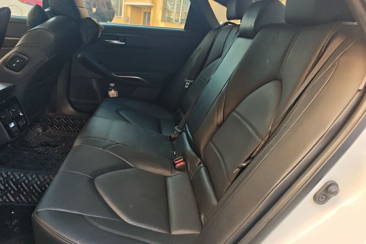 Used Toyota Avalon 2019 2.0L XLE Premium Edition China VI Left Rear Seat