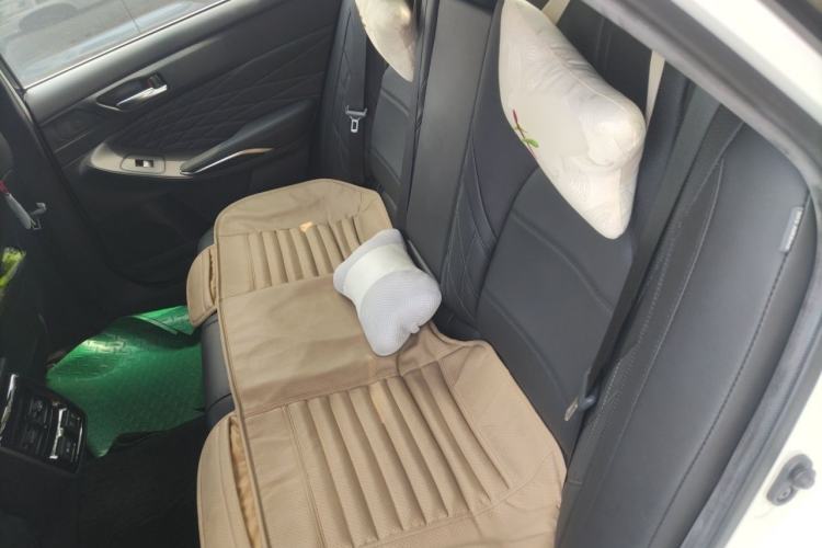 Used Toyota Avalon 2019 2.5L Touring Premium Version China VI Standard Left Rear Seat