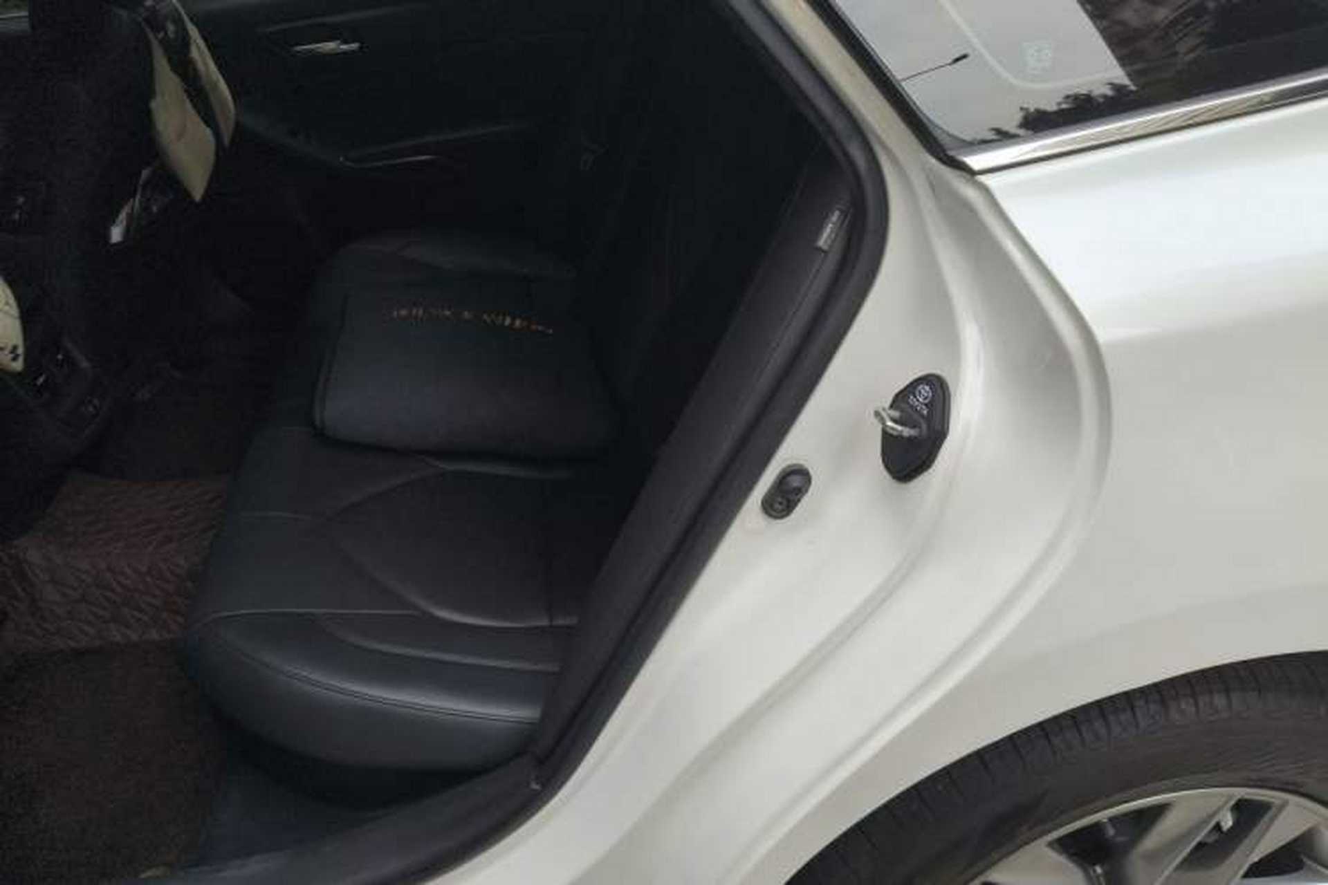 Used Toyota Avalon 2019 Dual-Engine 2.5L Luxury Edition China VI Standard Left Rear Seat