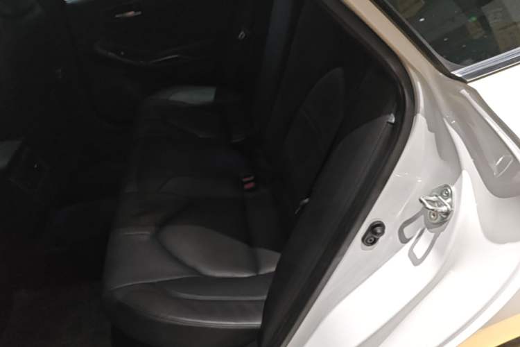 Used Toyota Avalon 2019 Dual-Engine 2.5L Luxury Edition China VI Standard Left Rear Seat