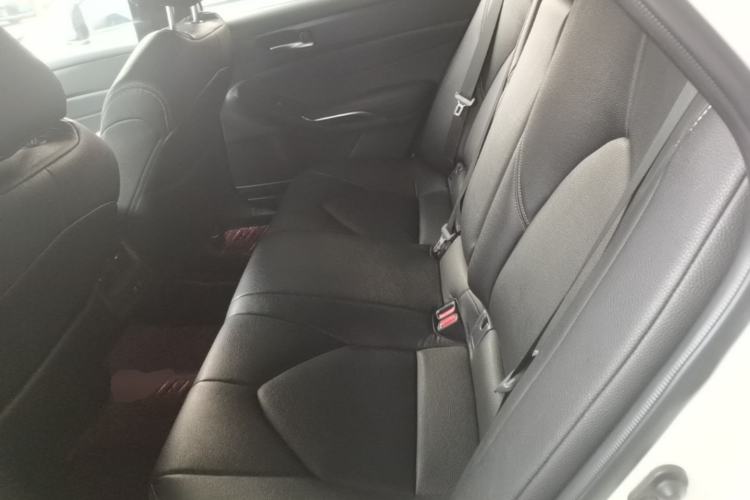 Used Toyota Avalon 2019 2.0L Ambition Edition China VI Left Rear Seat