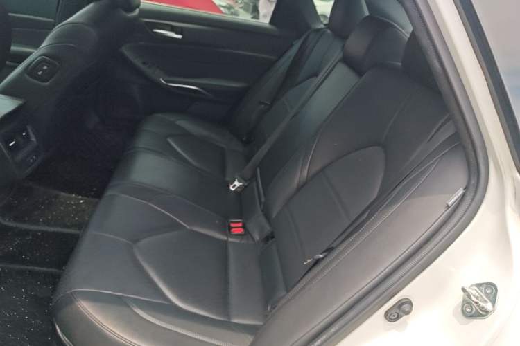 Used Toyota Avalon 2019 Dual-Engine 2.5L Luxury Edition China VI Standard Left Rear Seat