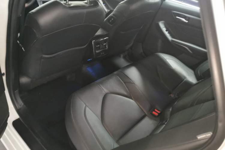 Used Toyota Avalon 2019 Dual-Engine 2.5L Luxury Edition China VI Standard Left Rear Seat