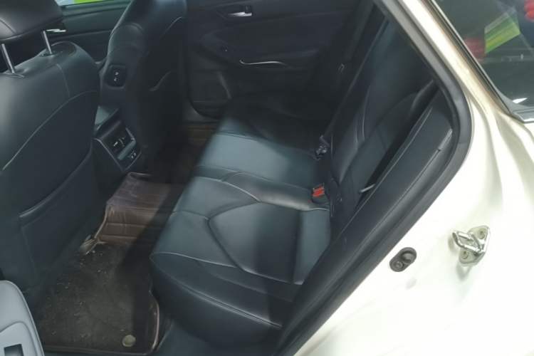 Used Toyota Avalon 2019 2.0L Luxury Edition China VI Standard Left Rear Seat