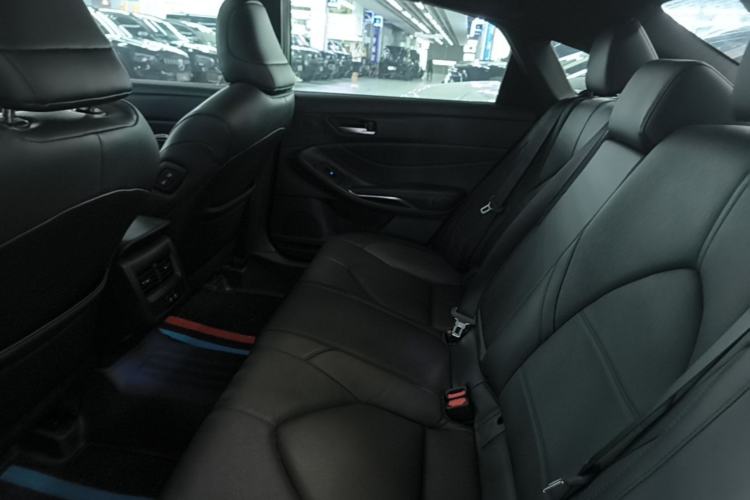 Used Toyota Avalon 2019 2.0L Luxury Edition China VI Standard Left Rear Seat