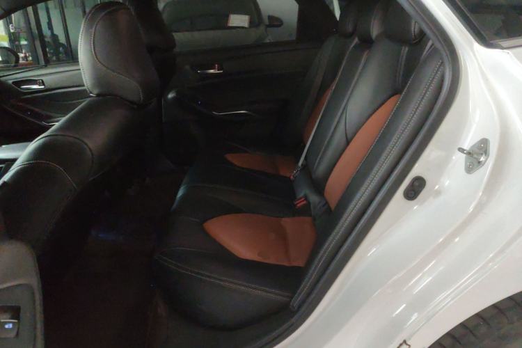 Used Toyota Avalon 2019 2.0L Ambition Edition China VI Left Rear Seat