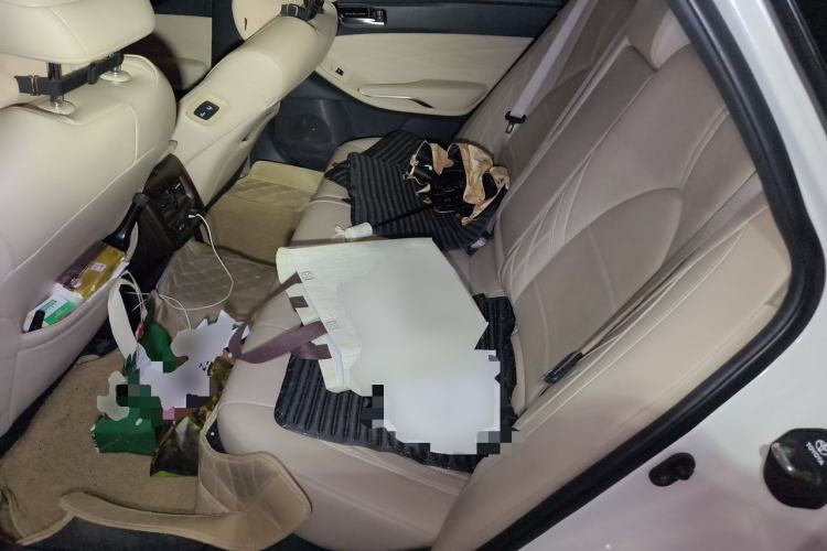 Used Toyota Avalon 2019 2.5L Touring Premium Version China VI Standard Left Rear Seat