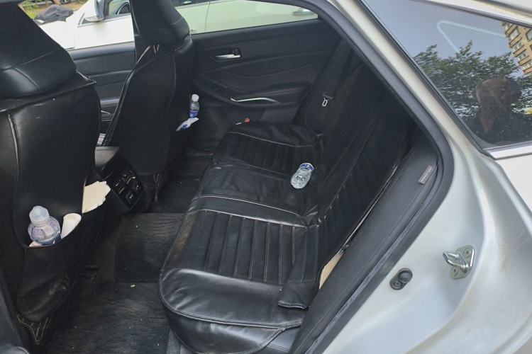 Used Toyota Avalon 2019 2.0L XLE Premium Edition China VI Left Rear Seat