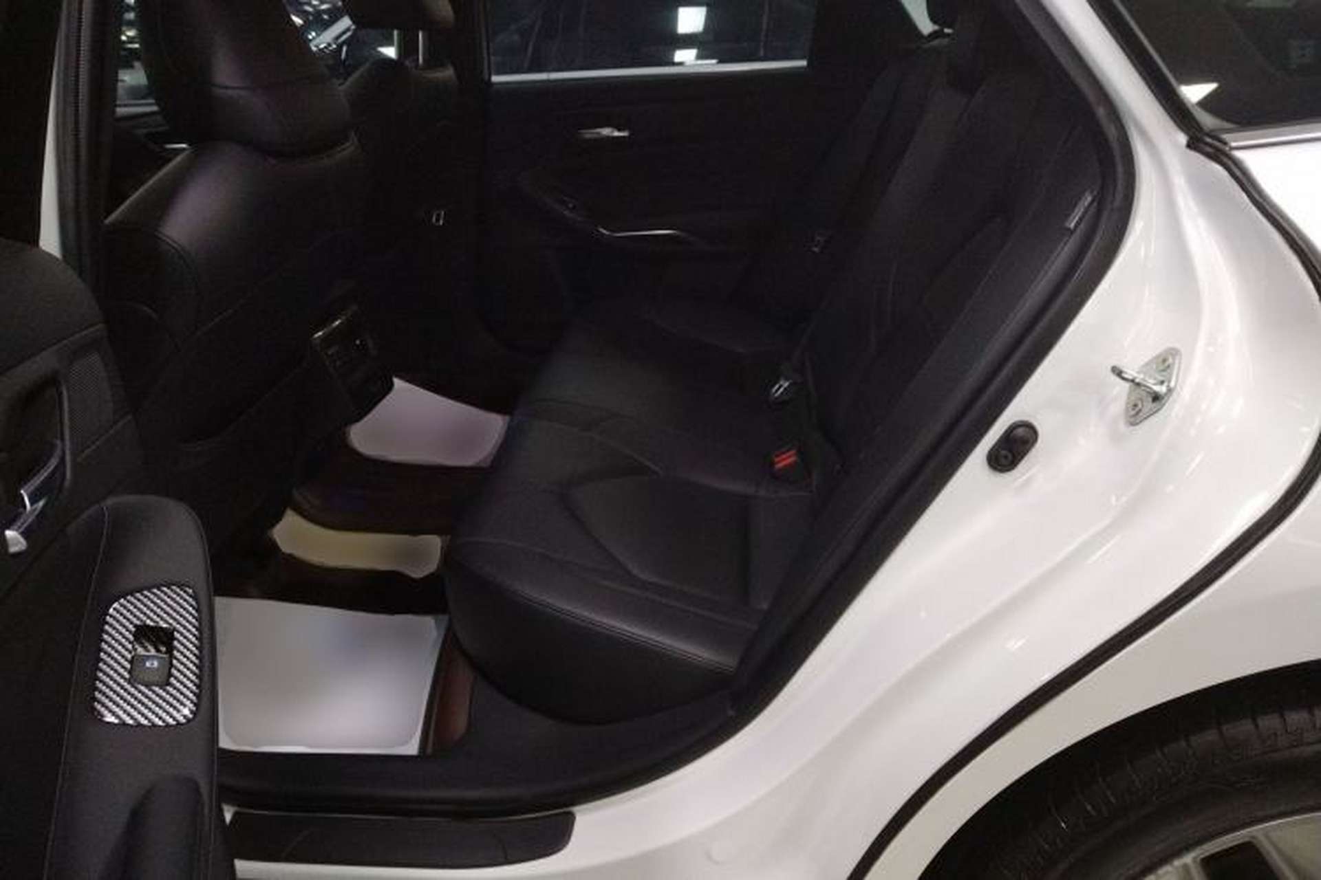 Used Toyota Avalon 2019 2.0L Luxury Edition China VI Standard Left Rear Seat