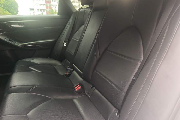 Used Toyota Avalon 2019 2.0L XLE Premium Edition China VI Left Rear Seat