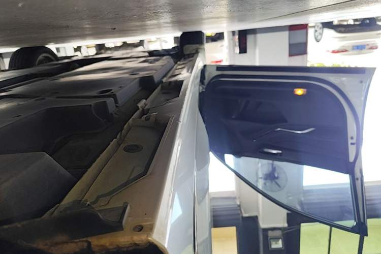 Used Toyota Avalon 2019 Dual-Engine 2.5L Luxury Edition China VI Standard Left Side Sill