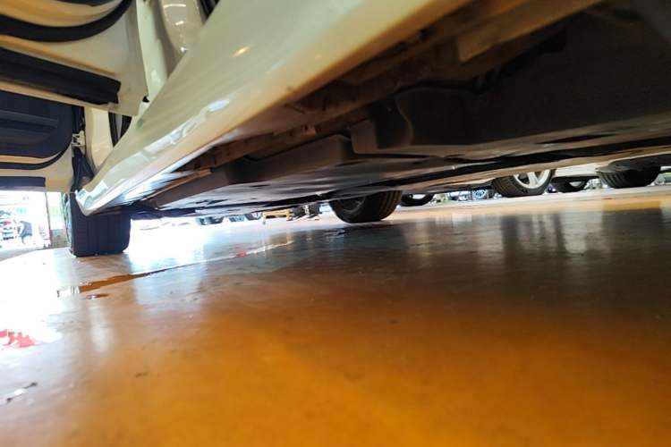 Used Toyota Avalon 2019 2.5L Touring Premium Version China VI Standard Left Side Sill