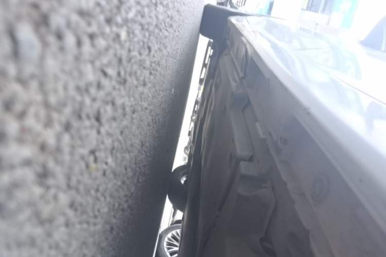 Used Toyota Avalon 2019 2.0L Ambition Edition China VI Left Side Sill