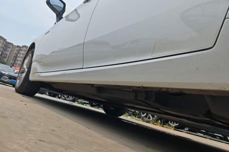Used Toyota Avalon 2019 Dual-Engine 2.5L Luxury Edition China VI Standard Left Side Sill