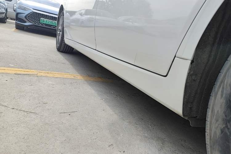 Used Toyota Avalon 2019 2.0L Ambition Edition China VI Left Side Sill