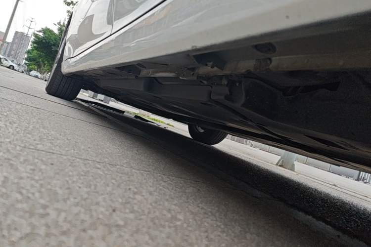 Used Toyota Avalon 2019 2.0L Ambition Edition China VI Left Side Sill