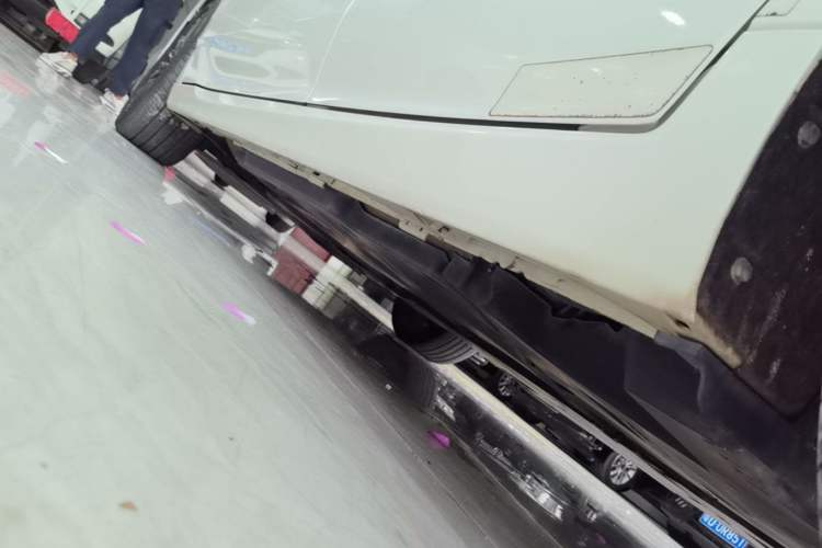 Used Toyota Avalon 2019 2.5L Touring Premium Version China VI Standard Left Side Sill