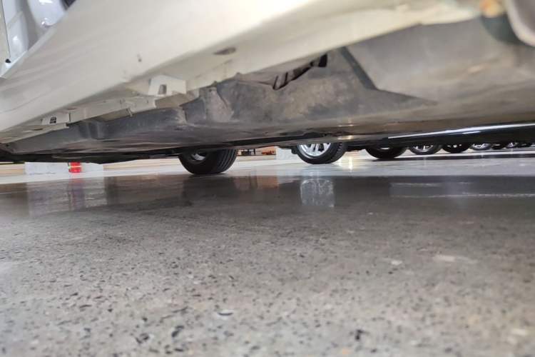 Used Toyota Avalon 2019 2.0L Ambition Edition China VI Left Side Sill