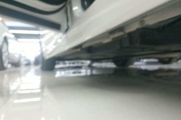 Used Toyota Avalon 2019 2.0L Ambition Edition China VI Left Side Sill