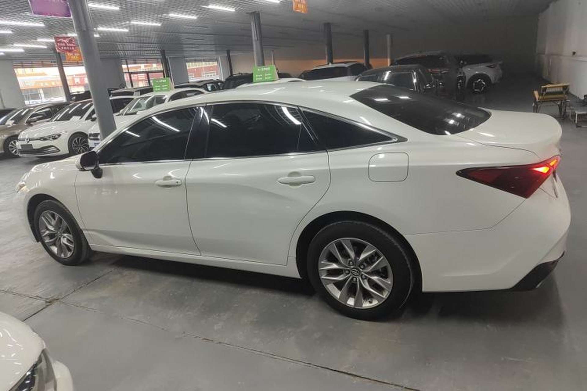 Used Toyota Avalon 2019 2.0L Ambition Edition China VI Left Side