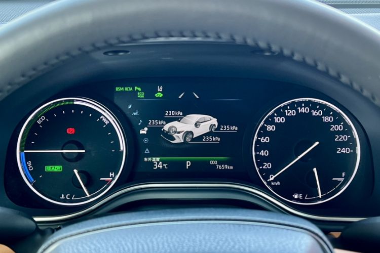 Used Toyota Avalon 2019 Dual-Engine 2.5L Limited Flagship Edition China VI Standard Odometer Close Up
