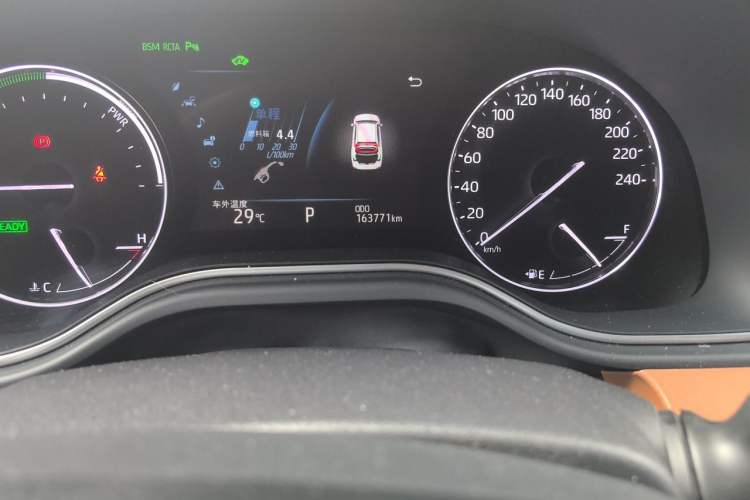 Used Toyota Avalon 2019 Dual-Engine 2.5L Limited Flagship Edition China VI Standard Odometer Close Up