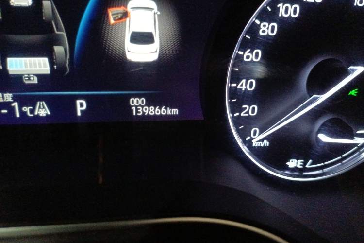 Used Toyota Avalon 2019 Dual-Engine 2.5L XLE Prestige Version China V Standard Odometer Close Up