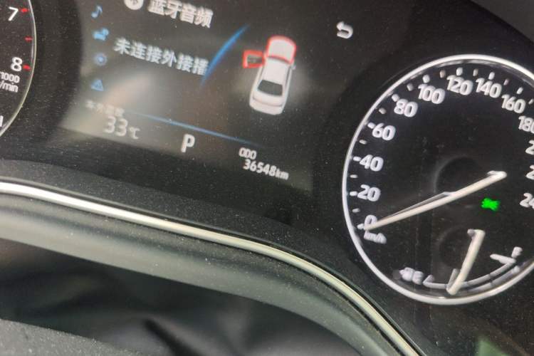 Used Toyota Avalon 2019 2.0L XLE Premium Edition China VI Odometer Close Up