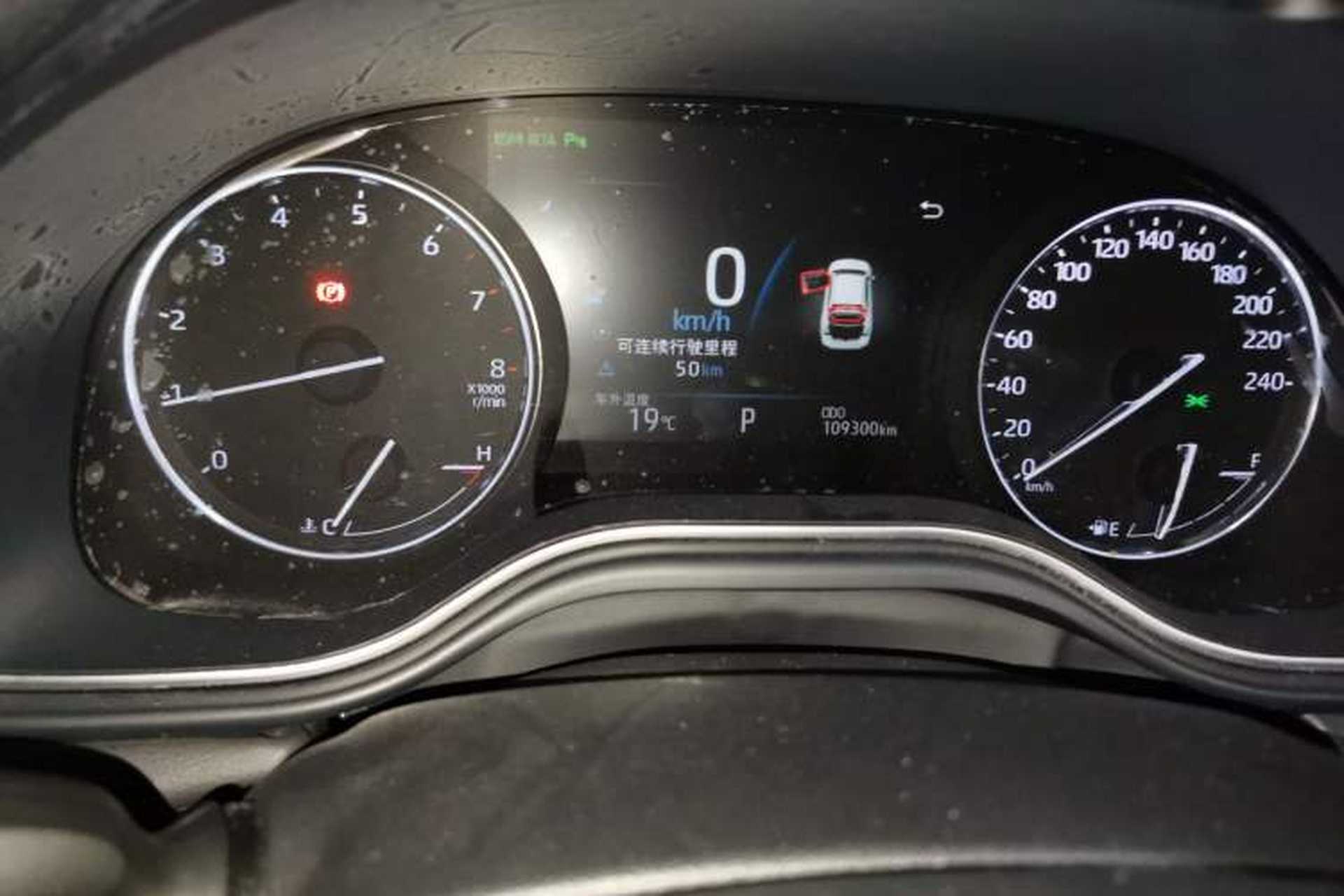 Used Toyota Avalon 2019 2.0L XLE Premium Edition China VI Odometer Close Up