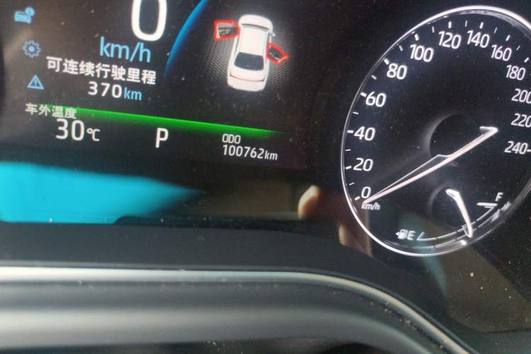 Used Toyota Avalon 2019 Dual-Engine 2.5L XLE Prestige Version China VI Standard Odometer Close Up