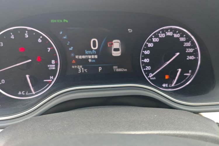 Used Toyota Avalon 2019 2.0L XLE Premium Edition China VI Odometer Close Up
