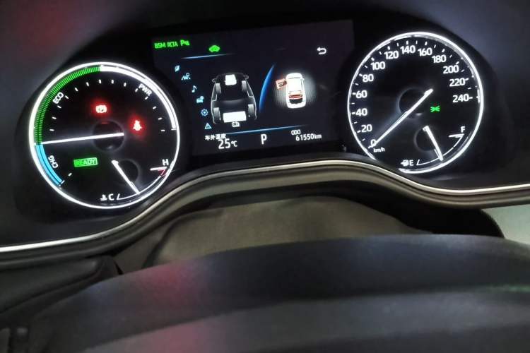 Used Toyota Avalon 2019 Dual-Engine 2.5L XLE Prestige Version China V Standard Odometer Close Up