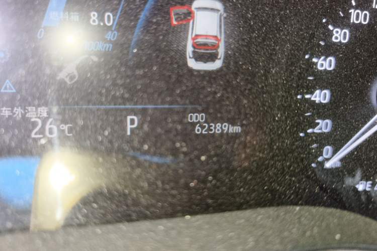 Used Toyota Avalon 2019 2.0L Ambition Edition China VI Odometer Close Up