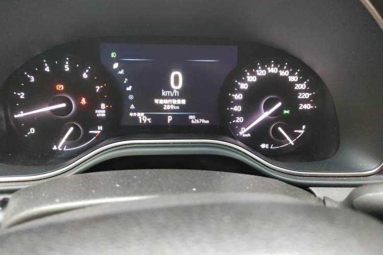 Used Toyota Avalon 2019 2.0L Luxury Edition China VI Standard Odometer Close Up