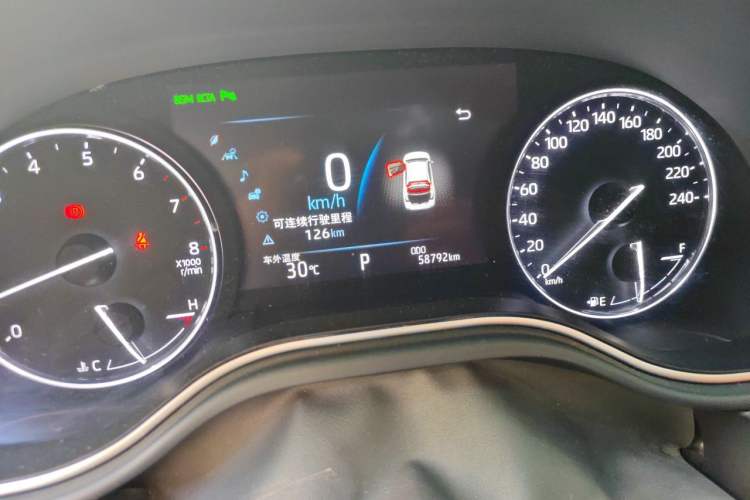 Used Toyota Avalon 2019 2.0L XLE Premium Edition China VI Odometer Close Up