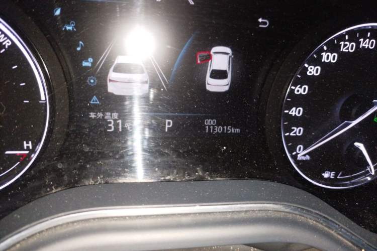 Used Toyota Avalon 2019 Dual-Engine 2.5L Luxury Edition China VI Standard Odometer Close Up