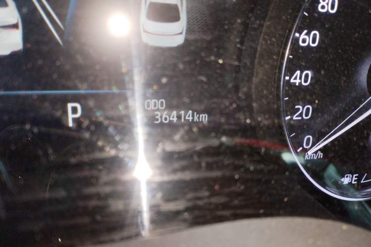 Used Toyota Avalon 2019 2.0L XLE Premium Edition China VI Odometer Close Up