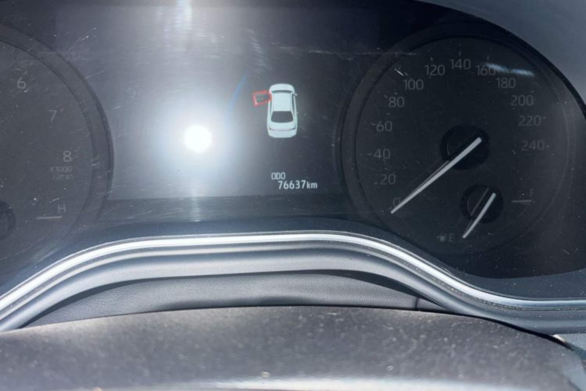 Used Toyota Avalon 2019 2.0L Luxury Edition China VI Standard Odometer Close Up