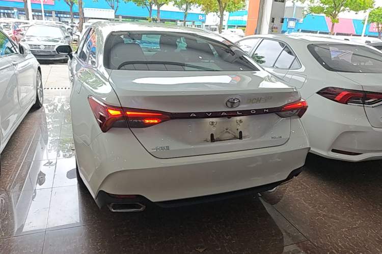 Used Toyota Avalon 2019 2.0L XLE Premium Edition China VI Rear