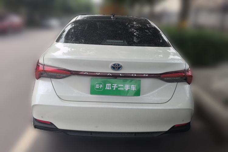 Used Toyota Avalon 2019 Dual-Engine 2.5L Limited Flagship Edition China VI Standard Rear